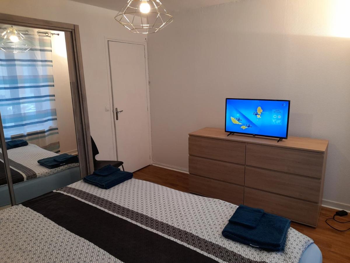 Orange Apartment Reims
